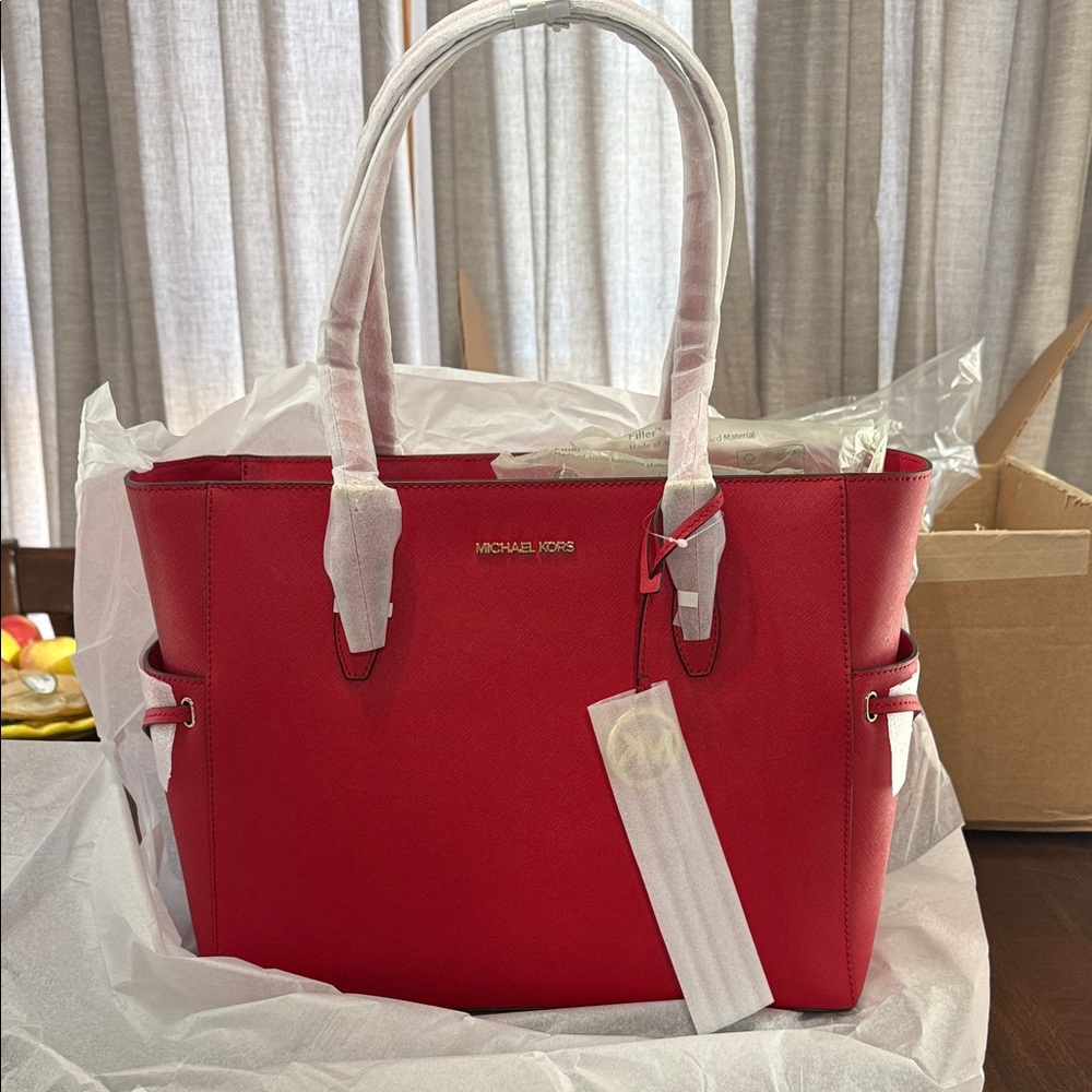 *NWT* Michael Kors Bright Red Gilly Lrg Drawstring Travel Tote
